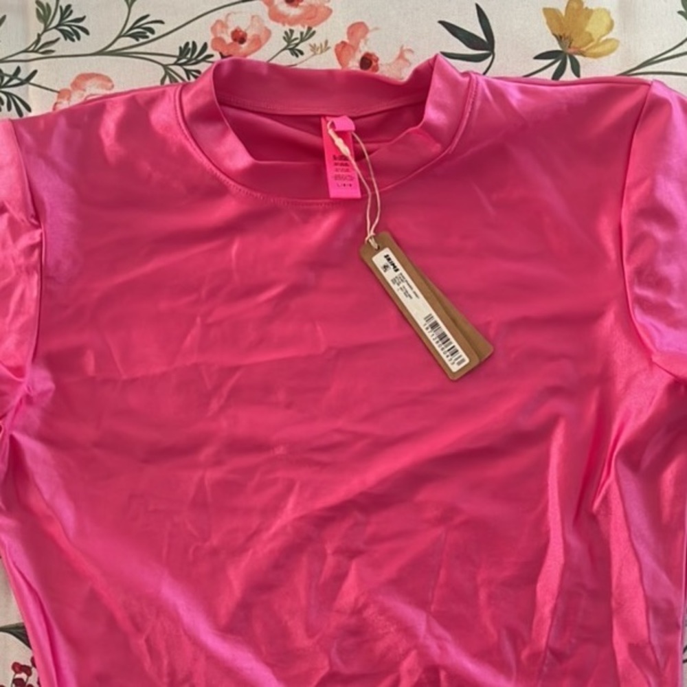 Skims pink short sleeve